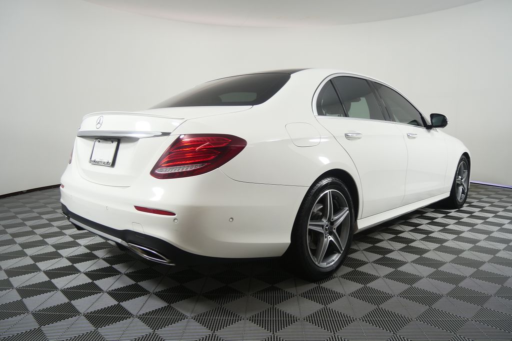 Thumbnail: 2019 Mercedes-Benz E-Class - 3