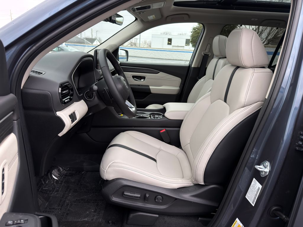 Thumbnail: 2026 Honda Pilot - 18