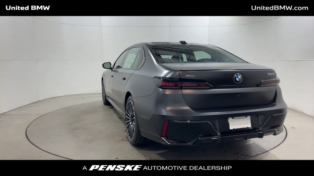 Thumbnail: 2026 BMW 7 Series - 7
