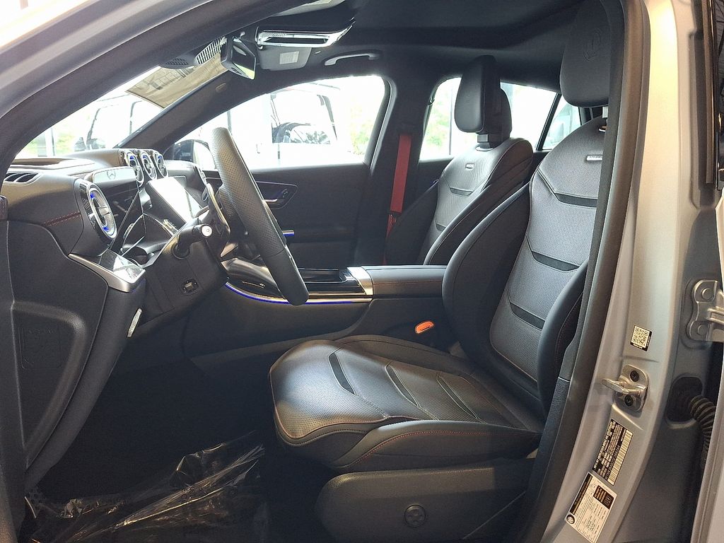 Thumbnail: 2025 Mercedes-Benz GLC - 8