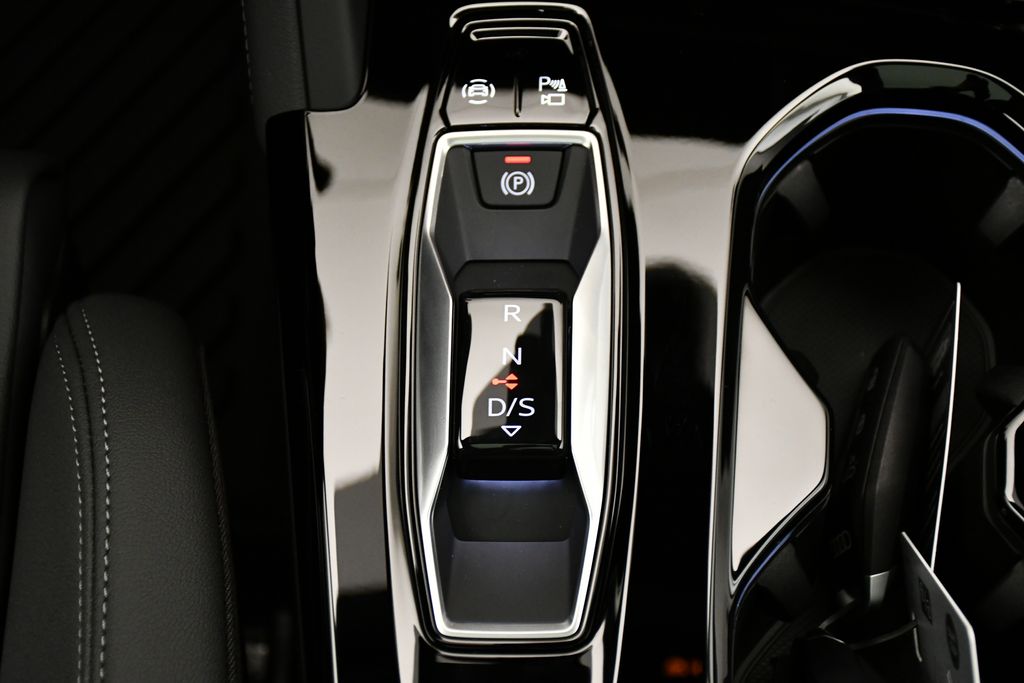 Thumbnail: 2025 Audi Q5 - 30