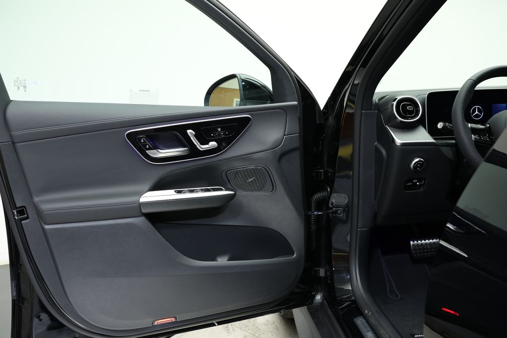 Thumbnail: 2026 Mercedes-Benz GLC - 31