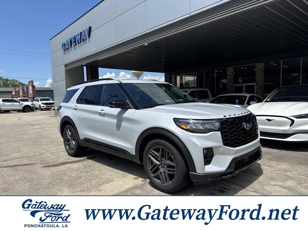 Space White Metallic 2026 Ford Explorer SUV / Crossover All-Wheel Drive Automatic