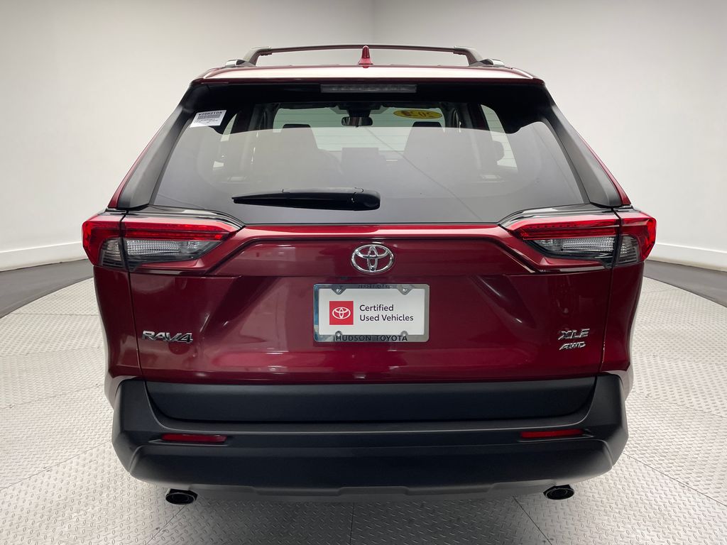 2022 Toyota RAV4 XLE 6