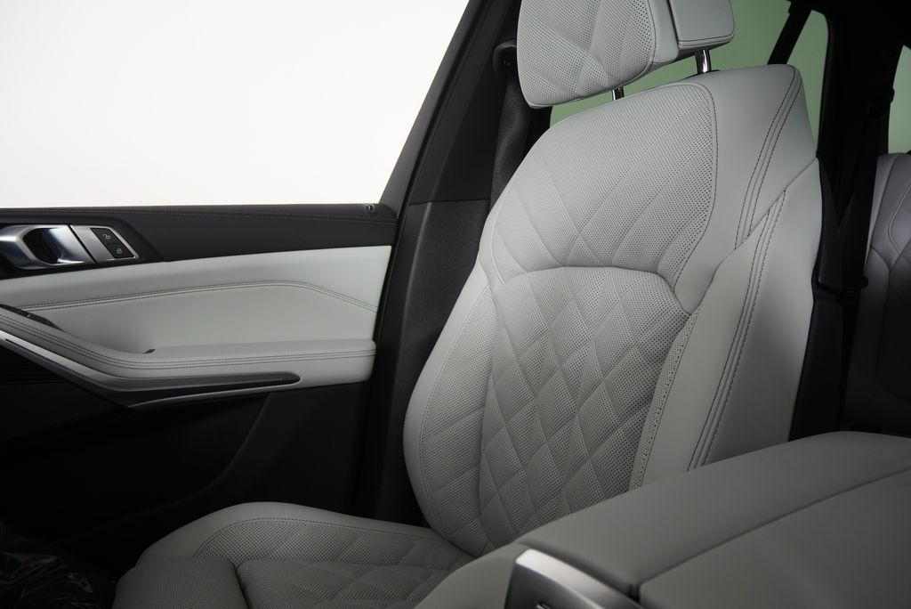 Thumbnail: 2026 BMW X5 - 23