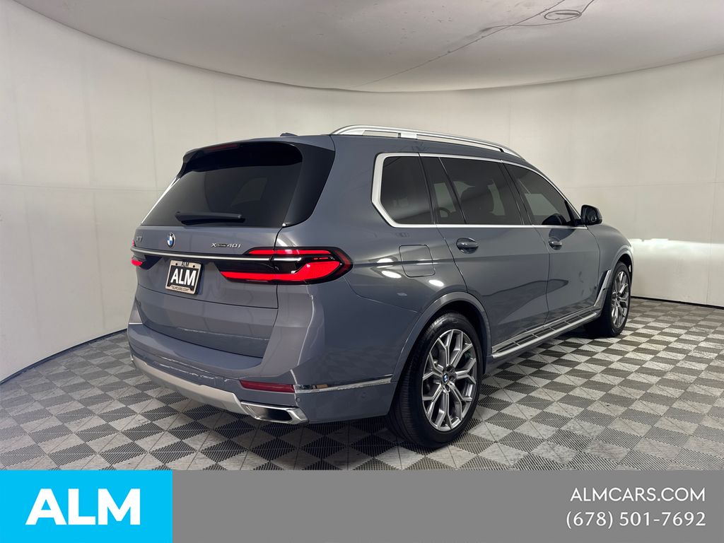 Used 2024  BMW xDrive40i image 5