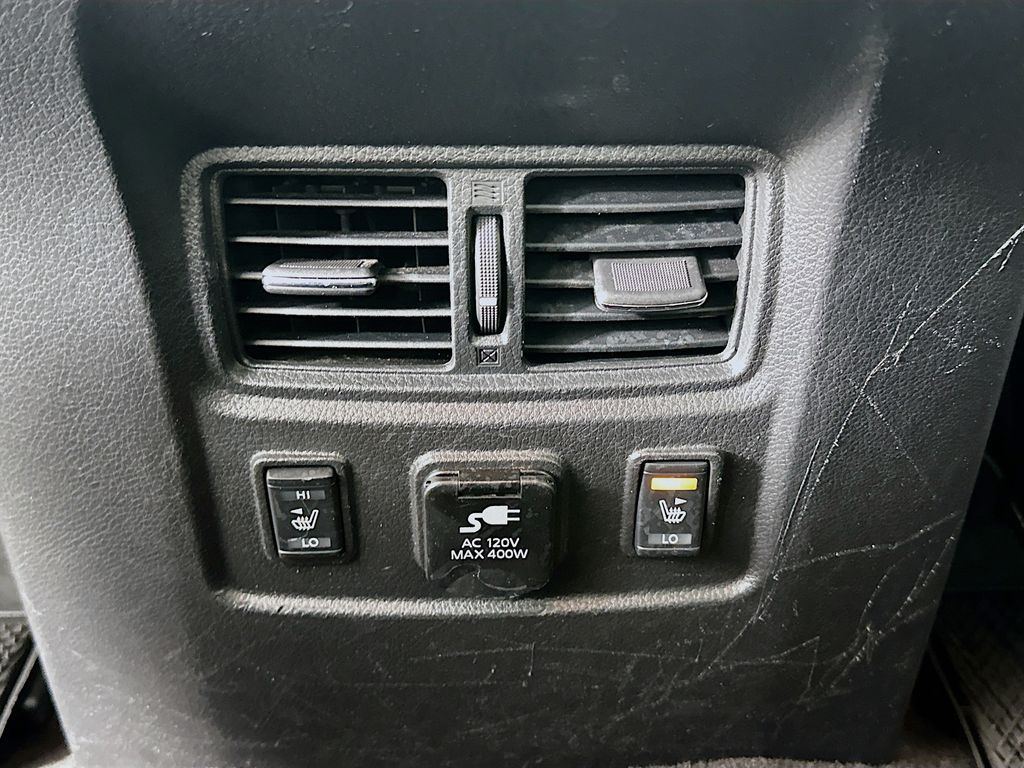 Thumbnail: 2017 Nissan Titan - 25