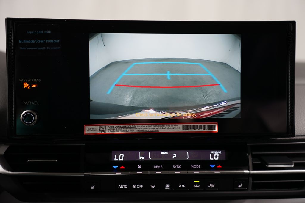 2025 Toyota Sienna XLE 19