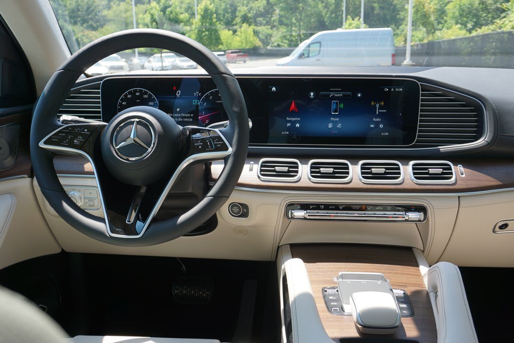 Thumbnail: 2026 Mercedes-Benz GLE - 10