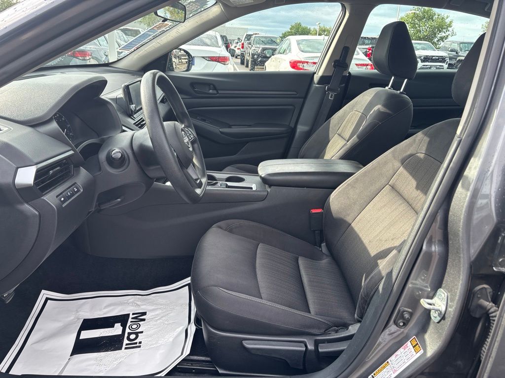 Used 2024 Nissan Altima Sedan