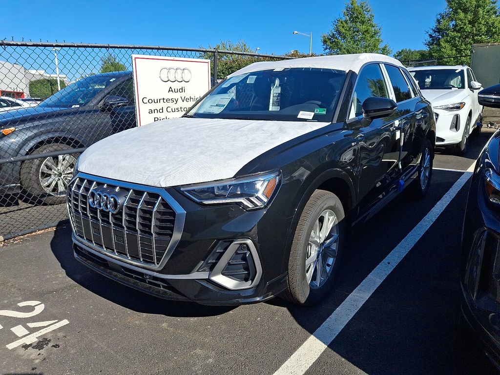 Thumbnail: 2025 Audi Q3 - 1