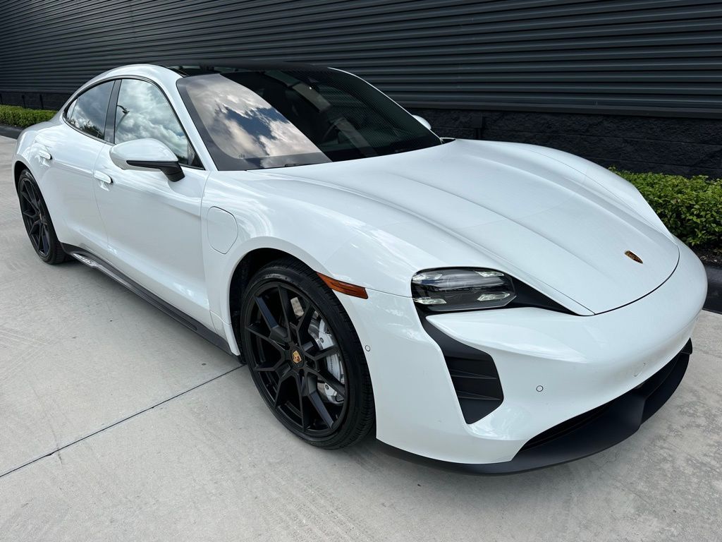 Thumbnail: 2024 Porsche Taycan - 11