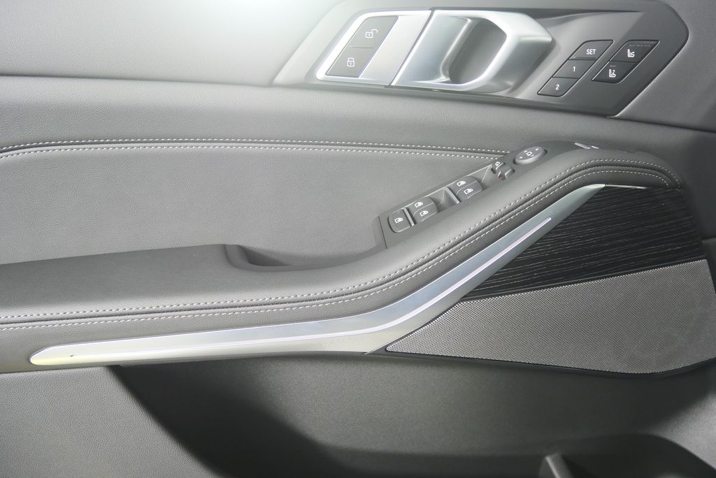 Thumbnail: 2026 BMW X5 - 9