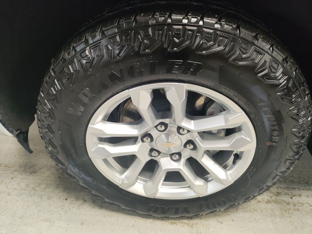 Used 2022 Black Chevrolet LT image 17