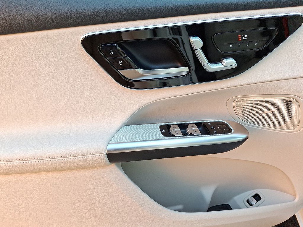 Thumbnail: 2026 Mercedes-Benz GLC - 8