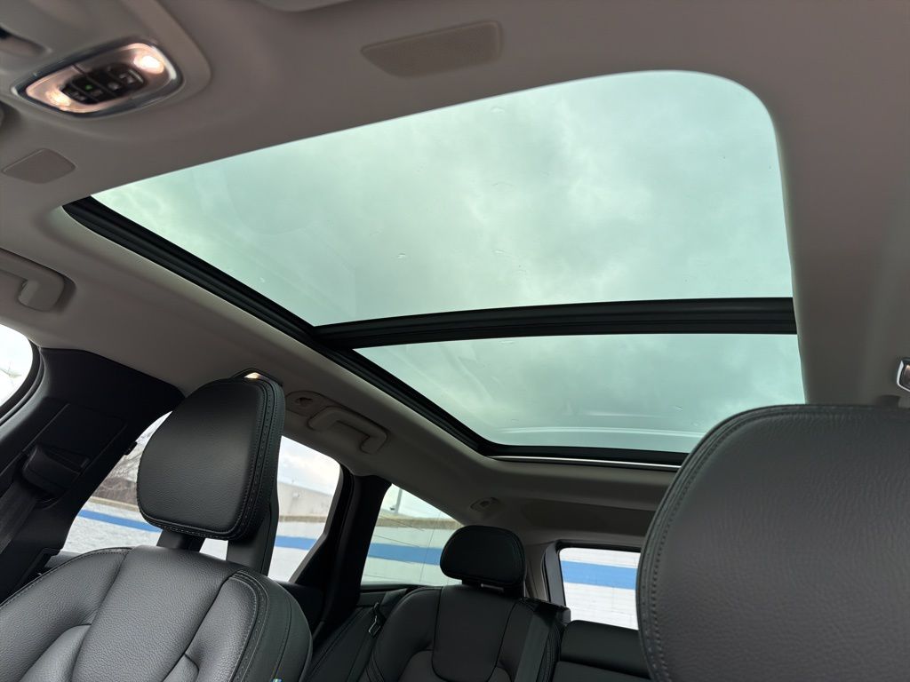 Thumbnail: 2018 Volvo S90 - 11