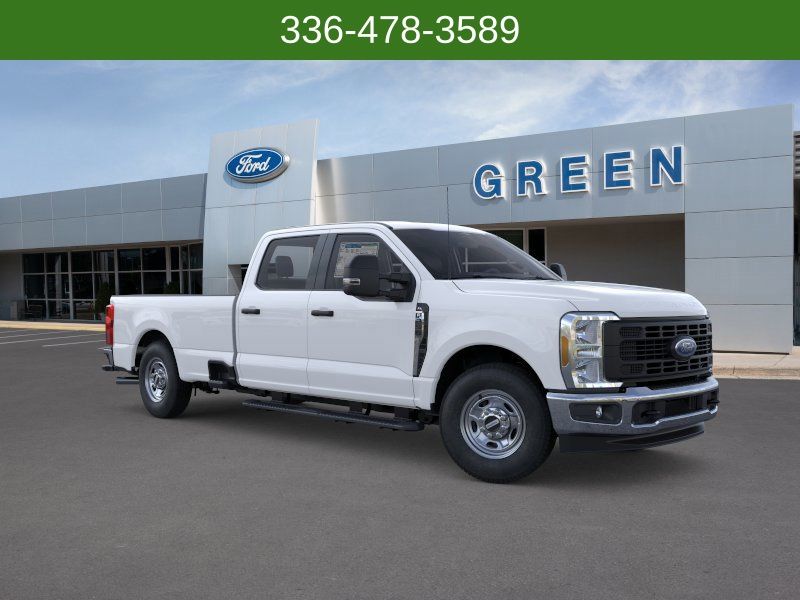 Oxford White 2025 Ford F-250 Super Duty Pickup Truck 4X2 Automatic