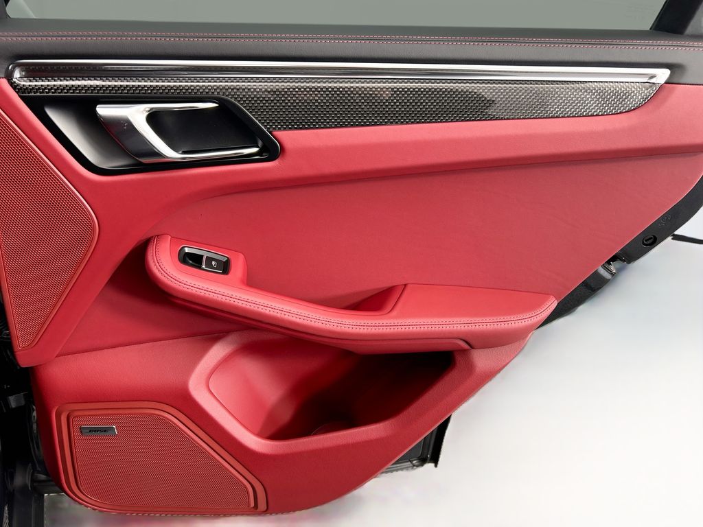 Thumbnail: 2026 Porsche Macan - 28