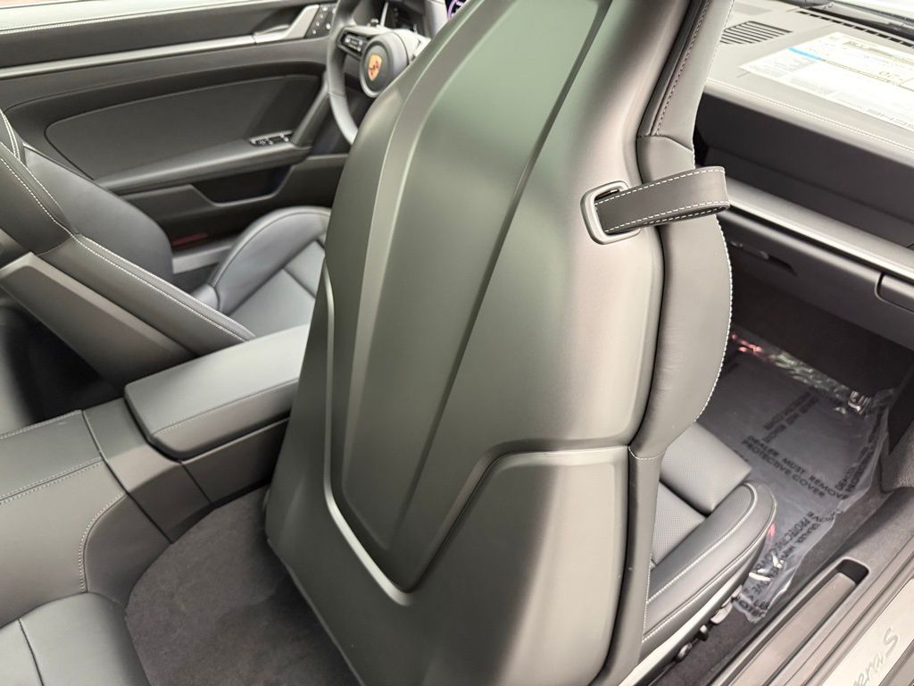 Thumbnail: 2026 Porsche 911 - 27