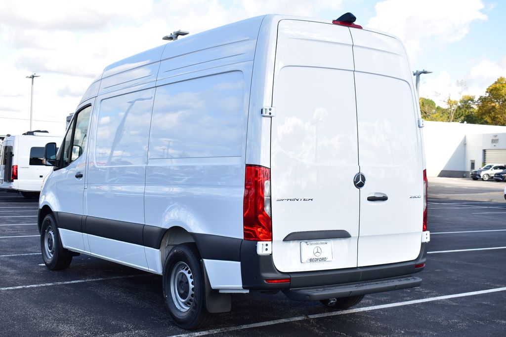 Thumbnail: 2025 Mercedes-Benz Sprinter - 3