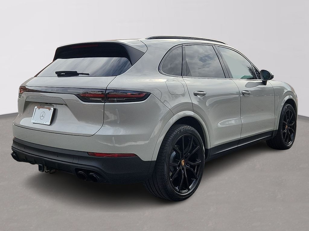 Thumbnail: 2023 Porsche Cayenne - 4