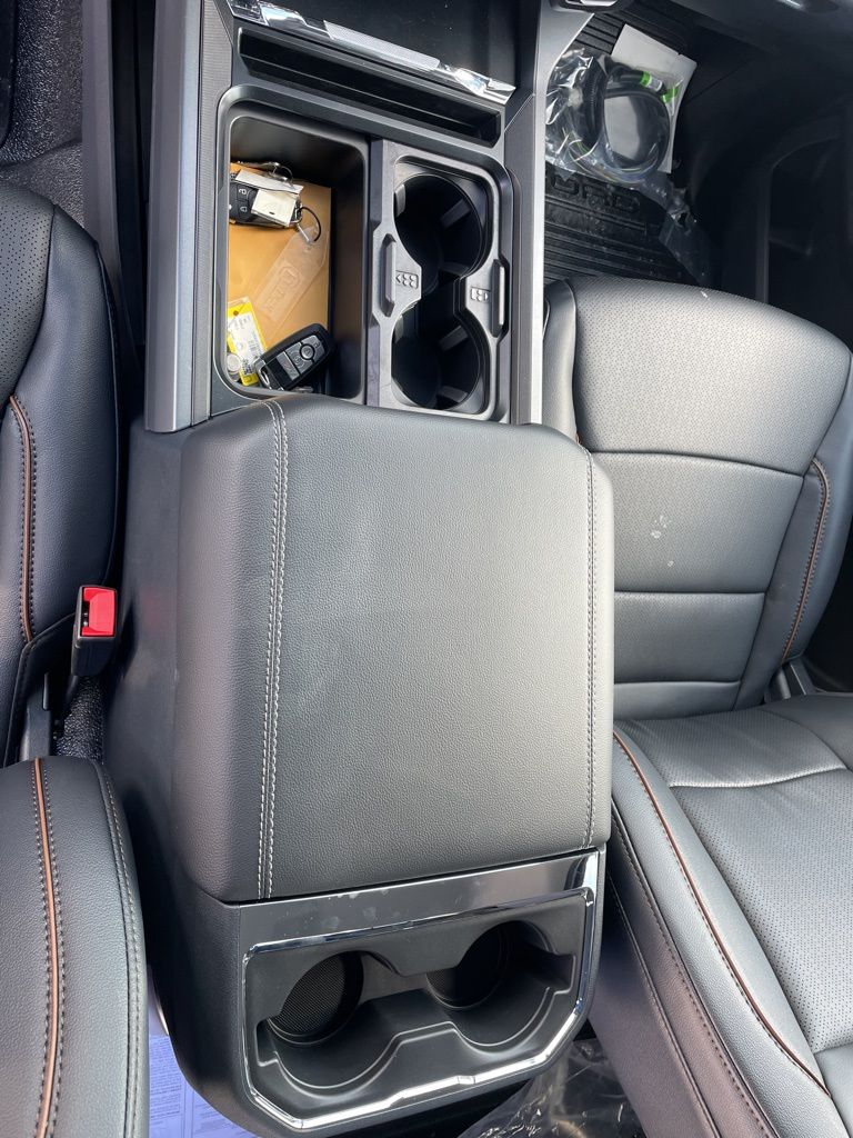 2026 Ford F-350 Chassis LARIAT