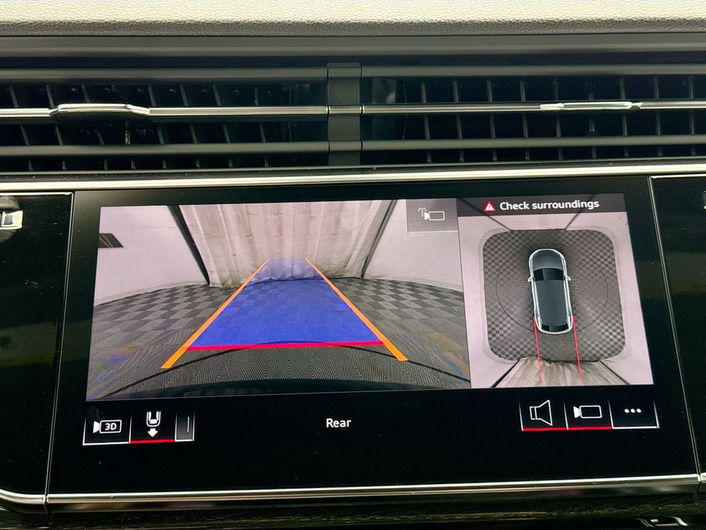 Thumbnail: 2026 Audi Q8 - 15