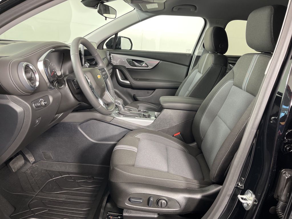 Thumbnail: 2026 Chevrolet Blazer - 21