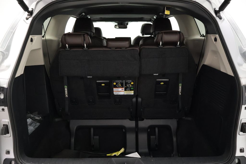 Thumbnail: 2024 Toyota Sienna - 21