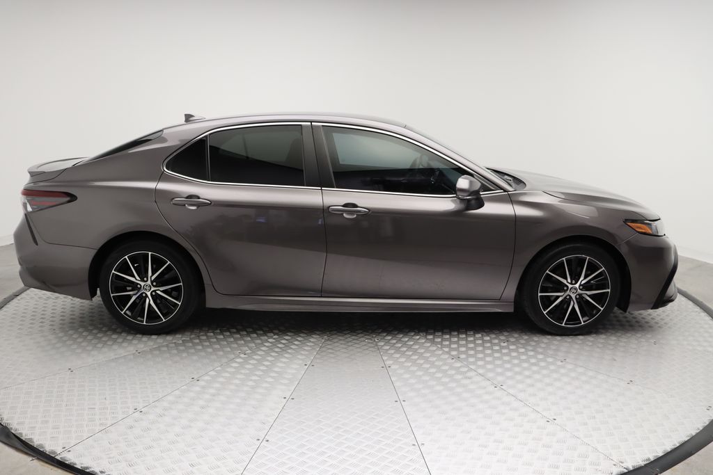 Thumbnail: 2022 Toyota Camry - 7