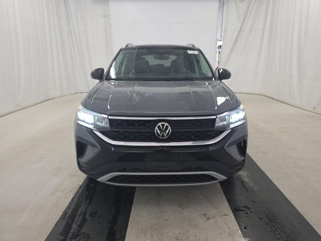 Used 2023 Gray Volkswagen 1.5T SE image 2