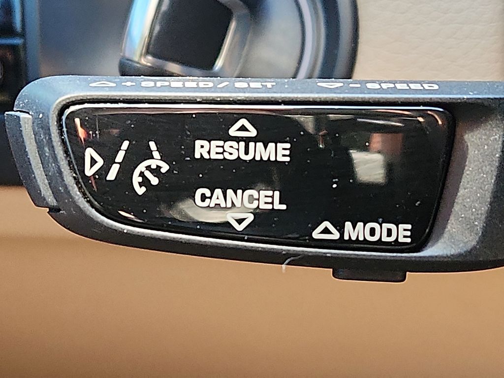 Thumbnail: 2021 Porsche Cayenne - 23