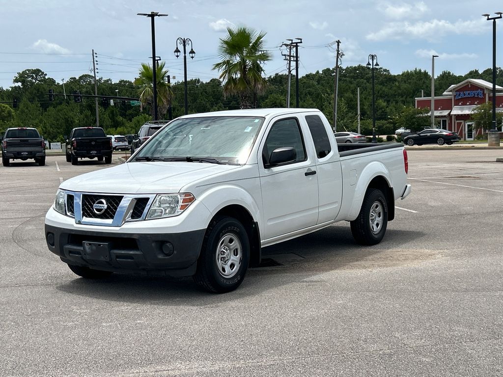 Glacier White 2018 Nissan Frontier Pickup Truck 4X2 5-Speed Automatic Overdrive