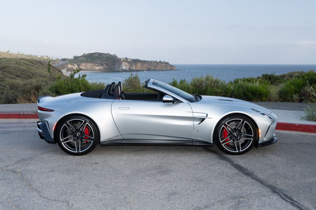 Aston Martin 2026 Vantage S
