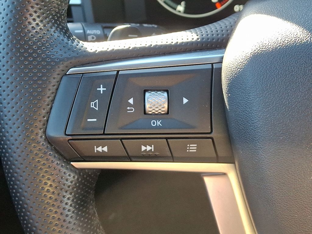 Thumbnail: 2022 Mitsubishi Outlander - 22