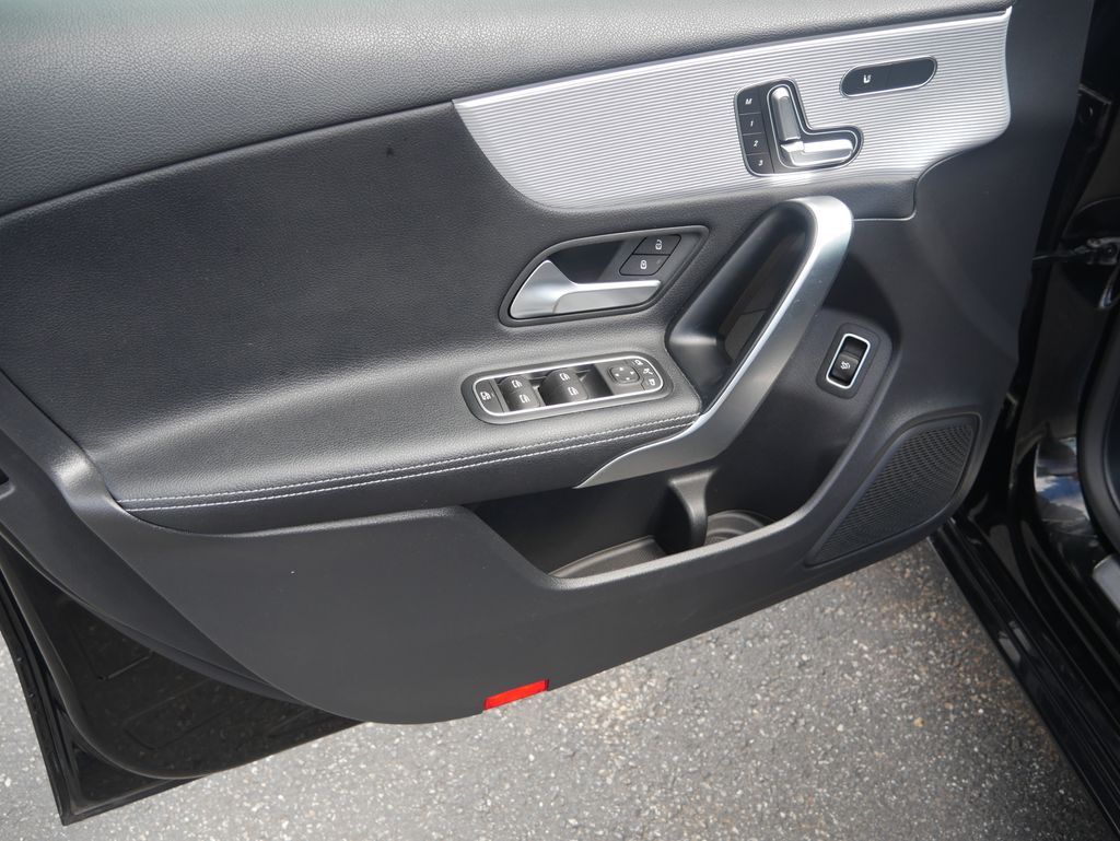 Thumbnail: 2022 Mercedes-Benz A-Class - 15