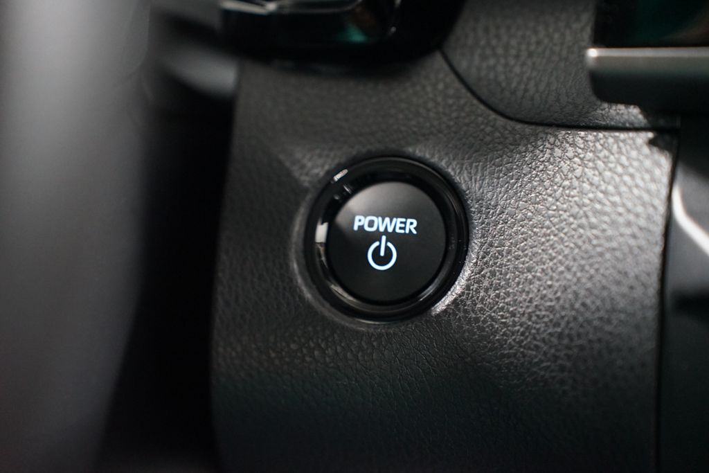 2025 Toyota Camry LE 21