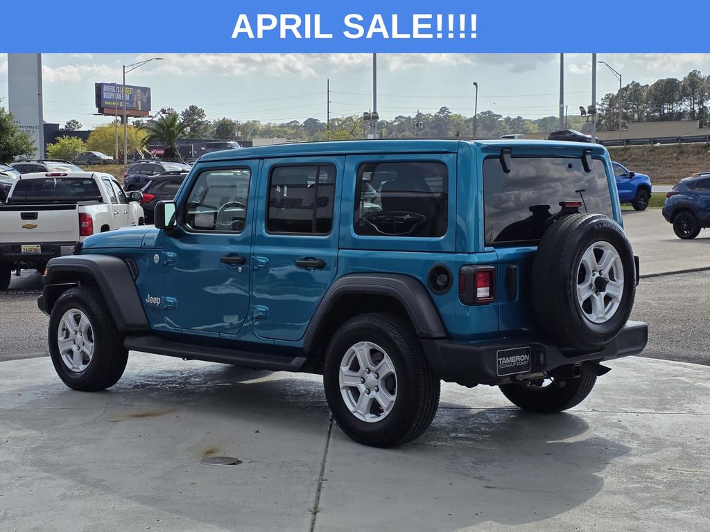 View vehicle photo 4