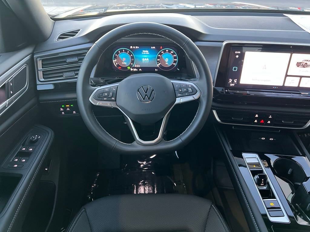 2025 Volkswagen Atlas Cross Sport 2.0T SE w/Technology photo