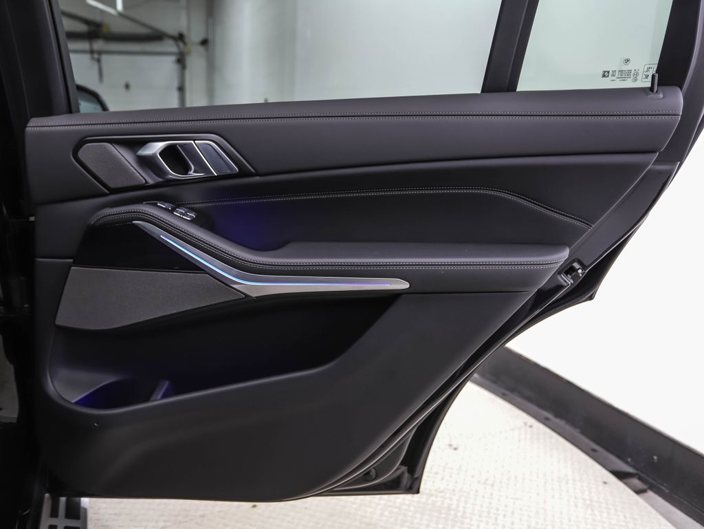 Thumbnail: 2024 BMW X7 - 28