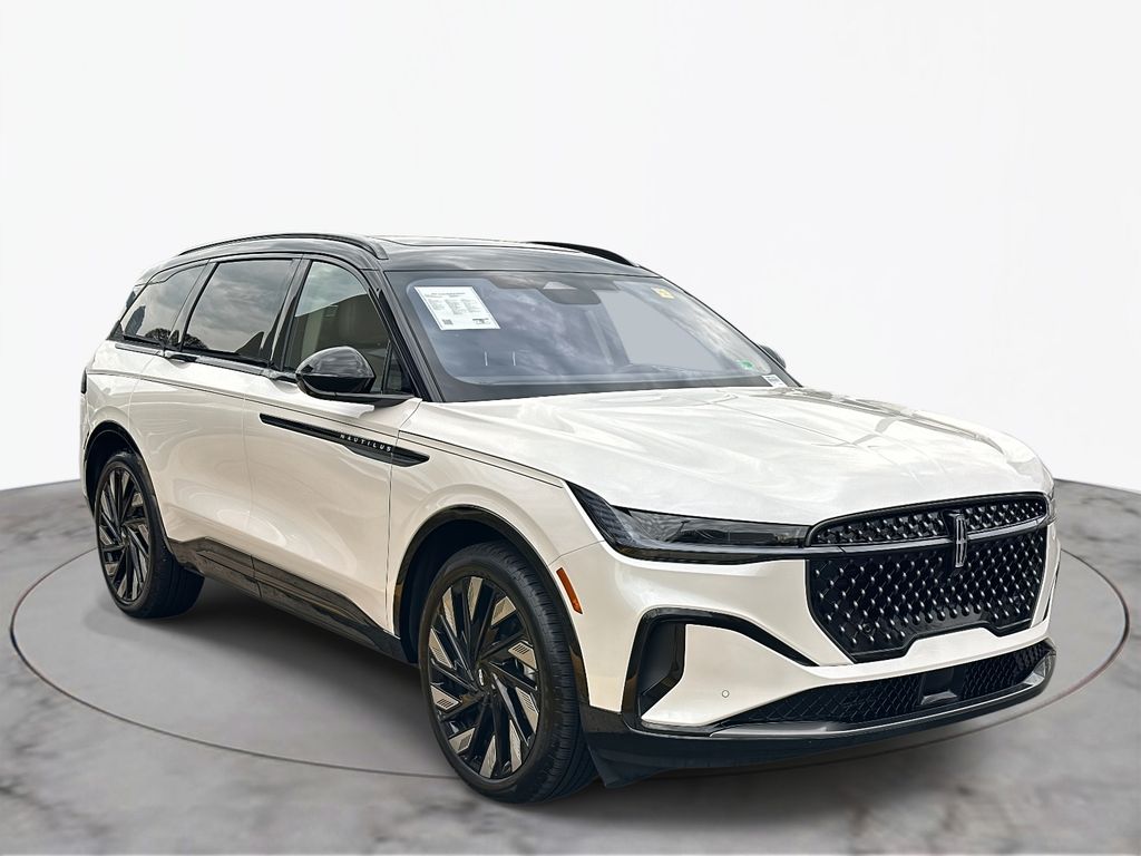 Thumbnail: 2025 Lincoln Nautilus - 7