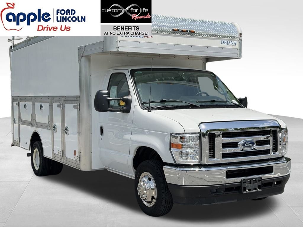 2024 Ford E-Series DRW E-450 Super Duty 158 in WB's photo