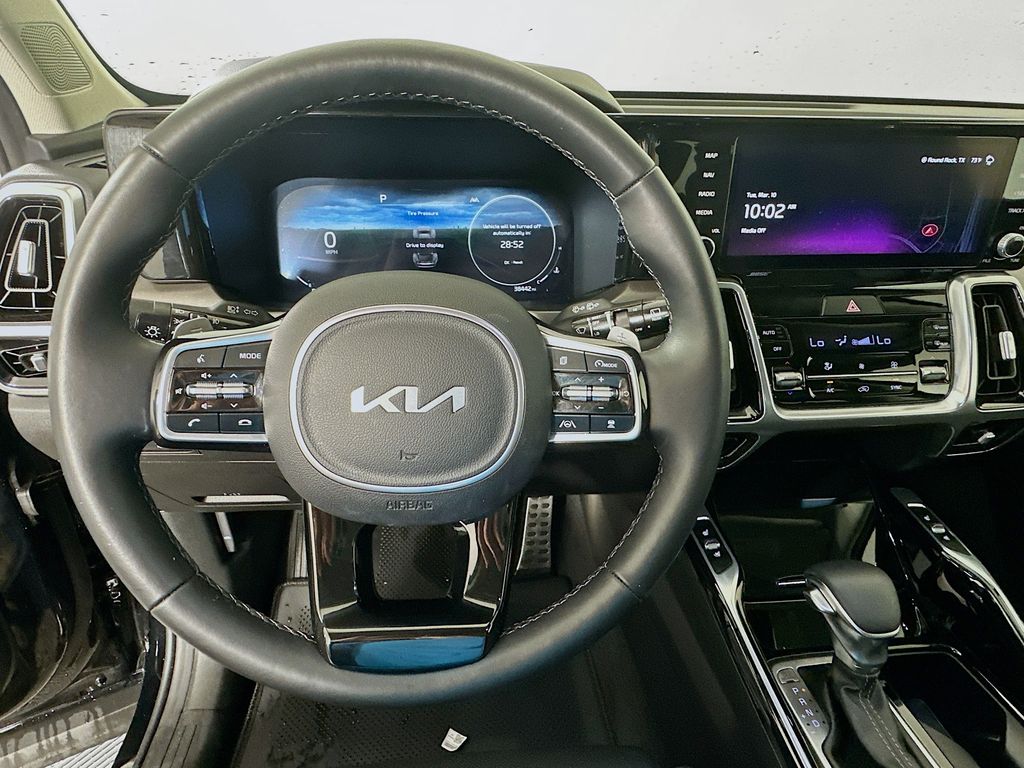 Thumbnail: 2023 Kia Sorento - 11