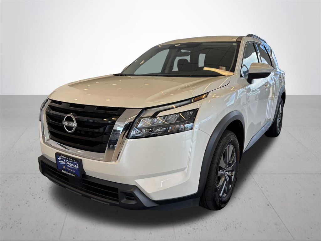 2024 Nissan Pathfinder SV