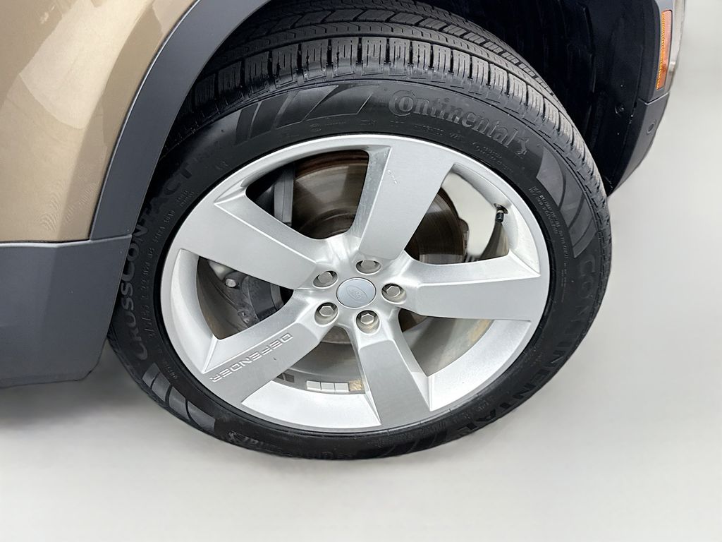 Thumbnail: 2024 Land Rover Defender - 31