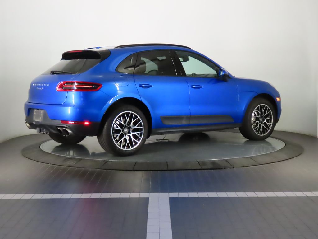 Thumbnail: 2017 Porsche Macan - 7