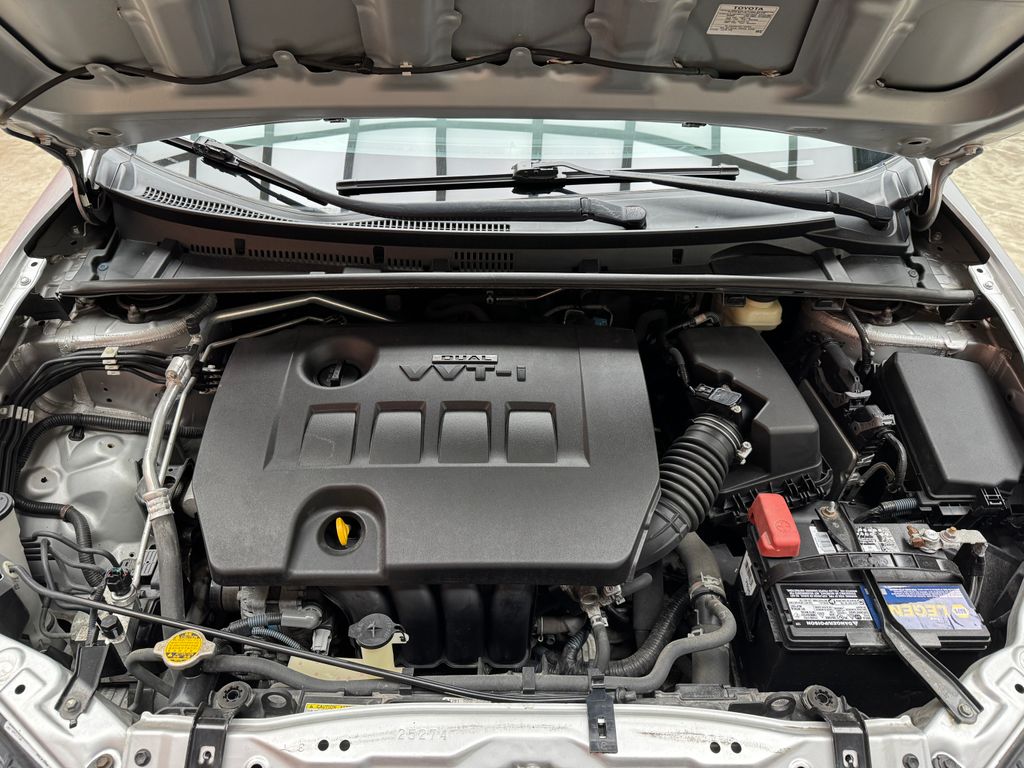 Used 2016 Silver Toyota LE image 27