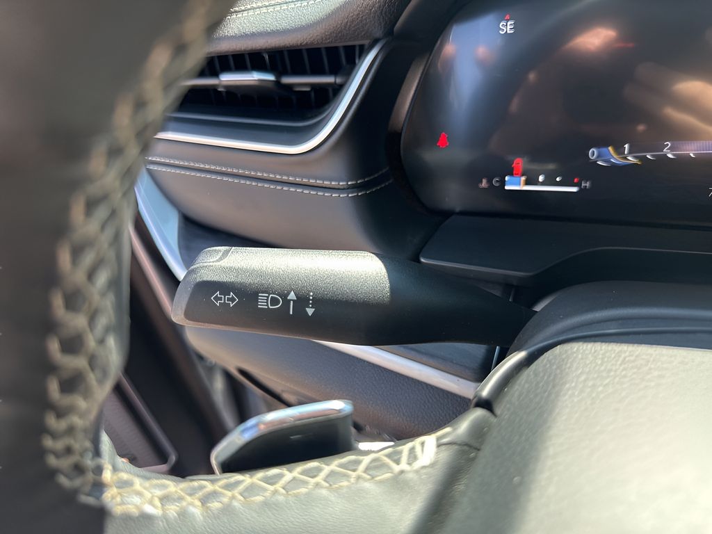 Used 2021 Silver Jeep Limited image 33