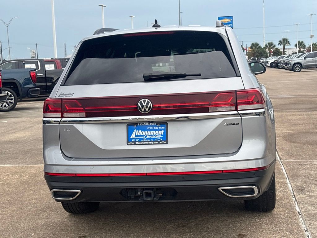 2024 Volkswagen Atlas 2.0T SE w/Technology White at DeMontrond Gulf Freeway