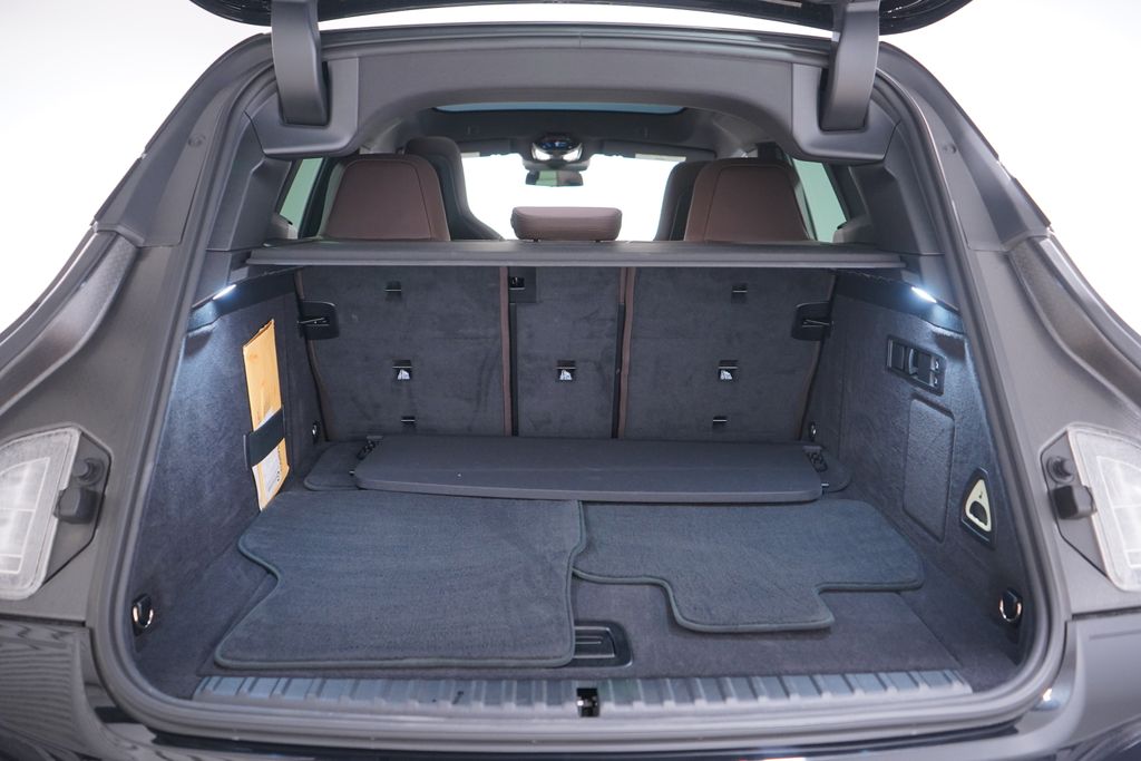 Thumbnail: 2026 BMW iX - 21